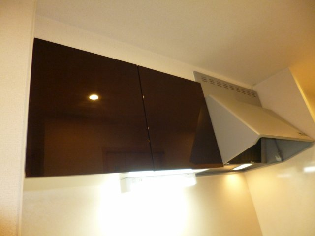 ジョビアル　コートのキッチン|上部収納