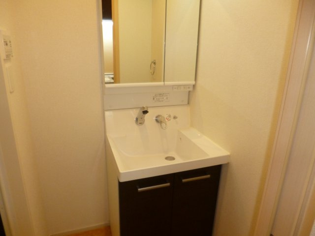 ジョビアル　コートの独立洗面台|シャンプードレッサー