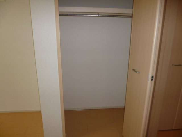 ジョビアル　コートの収納|クローゼット