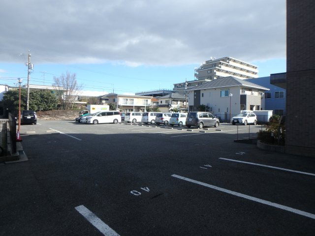 グランドソレーユの駐車場