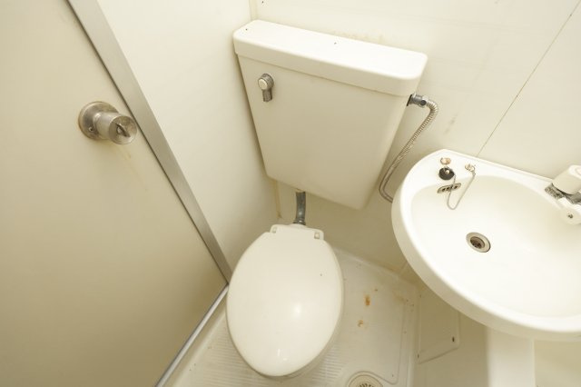 西村アパートメントのトイレ