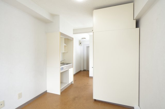 西村アパートメントの洋室