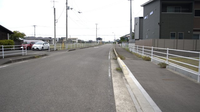 若葉町エコタウンの前面道路含む現地写真