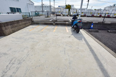 【駐車場】 | リビングタウン厚木