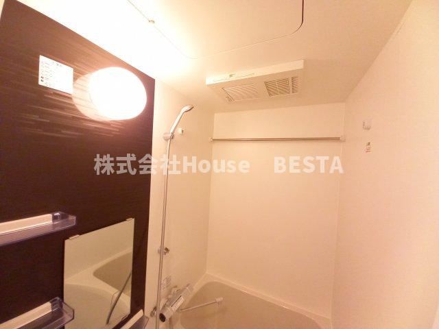 アプリーレ三宮イーストの浴室