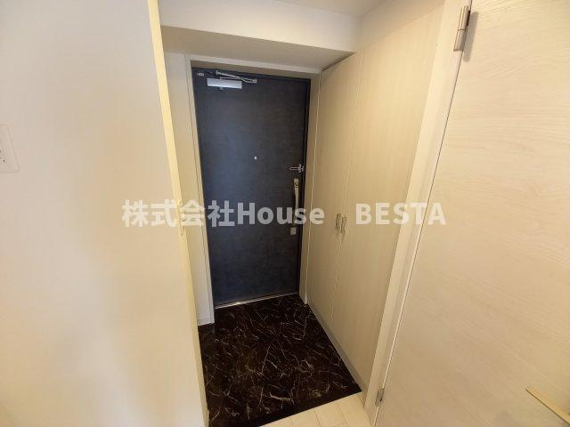 アプリーレ三宮イーストの玄関