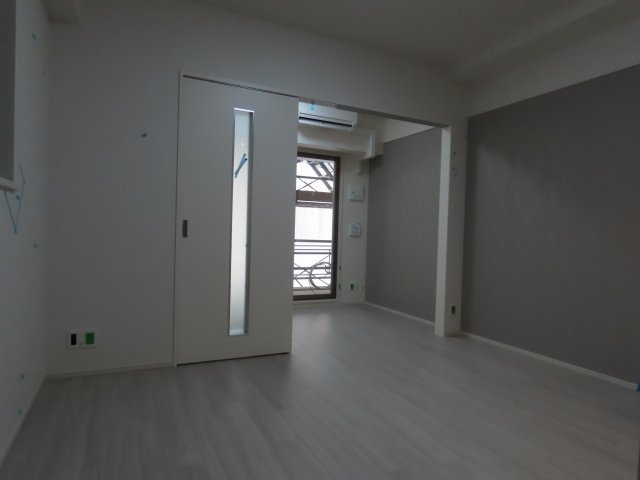 スプランディッド十三本町の居間・リビング