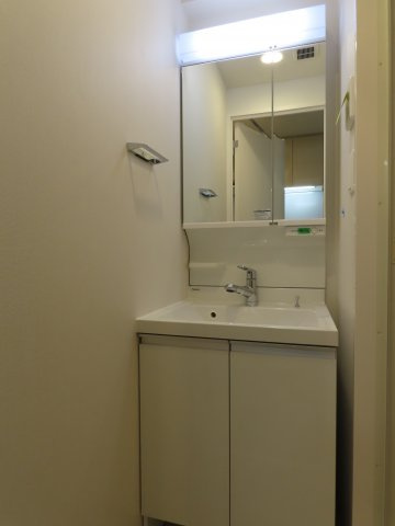 大阪市淀川区十三本町１丁目の賃貸マンションの独立洗面台