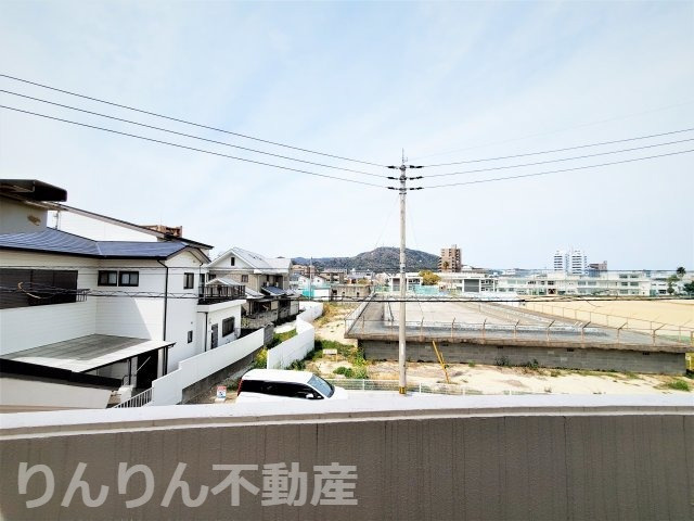 【展望】 | コーポファーストステージ | バルコニーからの眺めを楽しみながら食事をしませんか