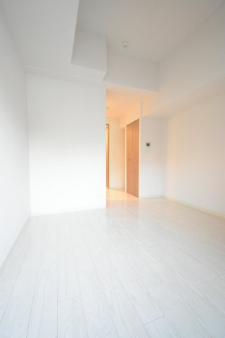 プレサンスタワー難波ＷＥＳＴの洋室