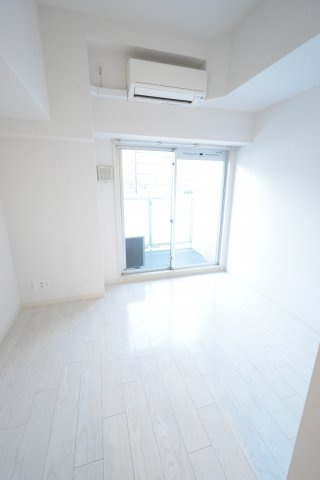 プレサンスタワー難波ＷＥＳＴの洋室