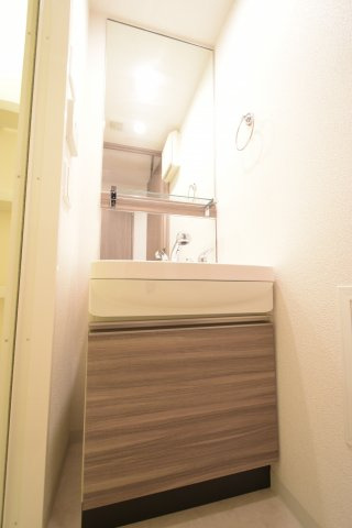 プレサンスタワー難波ＷＥＳＴの独立洗面台