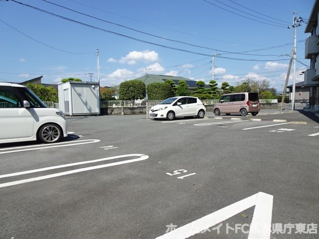グランドュールBの駐車場