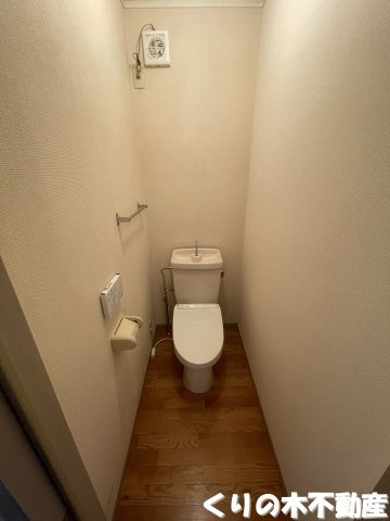 【トイレ】 | メゾンマルシ | 落ち着いた色調のトイレです