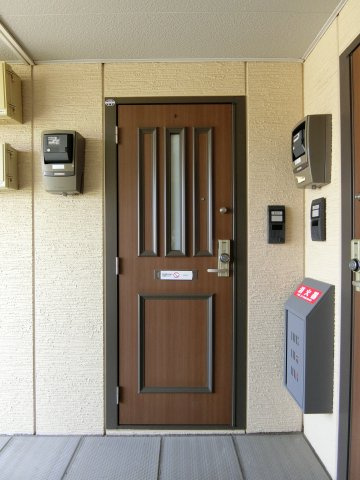 イーグルス・アイ B棟の玄関
