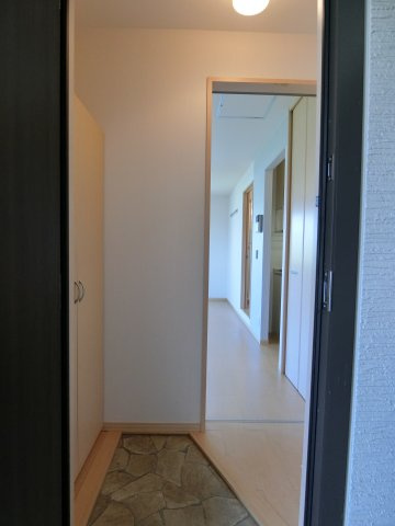 イーグルス・アイ B棟の玄関