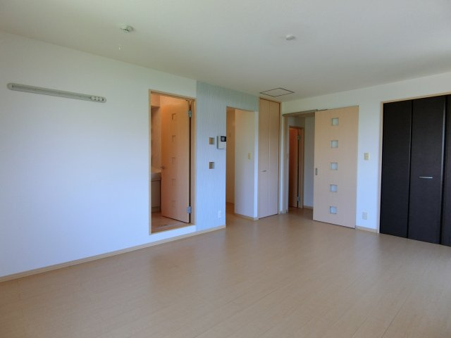 イーグルス・アイ B棟の居間・リビング