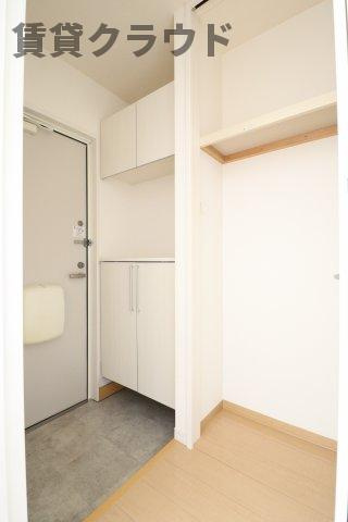 イーストヒルズの玄関|シンプルで使いやすい玄関です