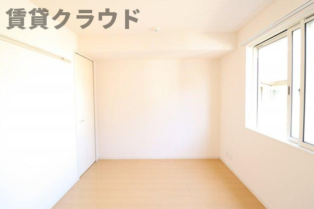 イーストヒルズの寝室|ゆとりの広さです
