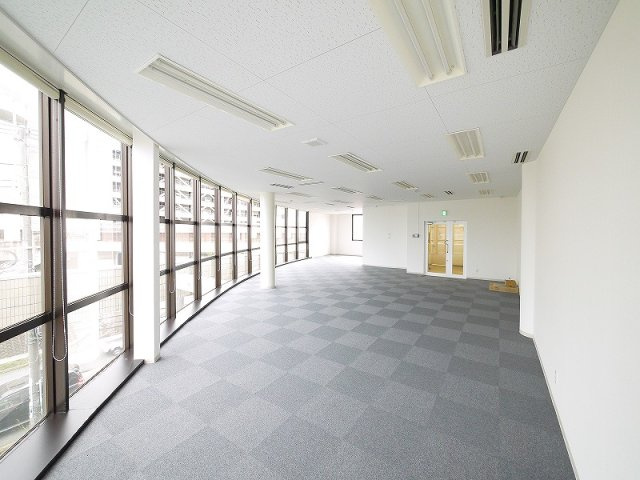 岡本ビルの内装