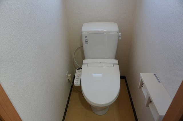 仲介手数料0！！La Douceur伏見のトイレ