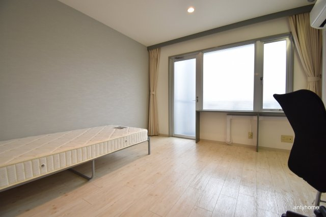 メイト緑地公園　仲介手数料無料の居間・リビング