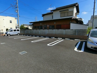【駐車場】 | サカイ　ネオ　レジデンス