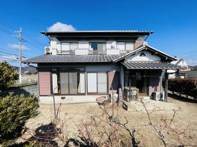 【外観】 | 地続き農地付き！たつの市誉田町高駄／中古戸建 | 庭も広々あります。