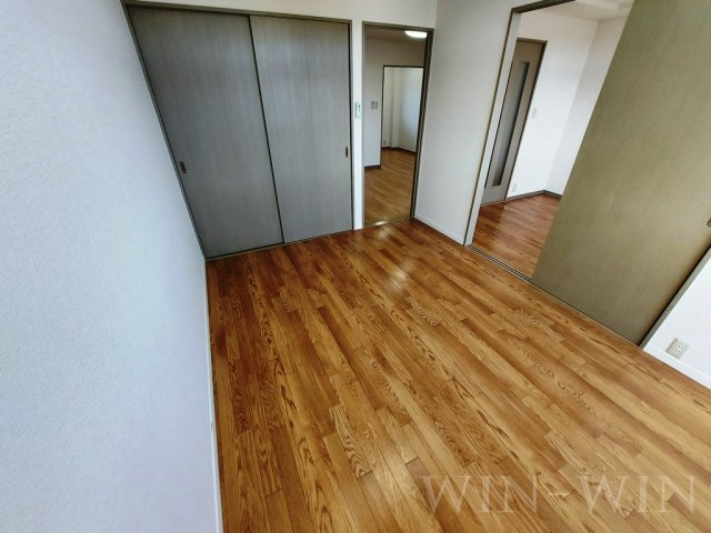 ヒルトップ内張の寝室