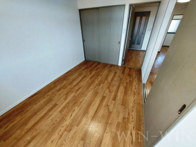 ヒルトップ内張の寝室