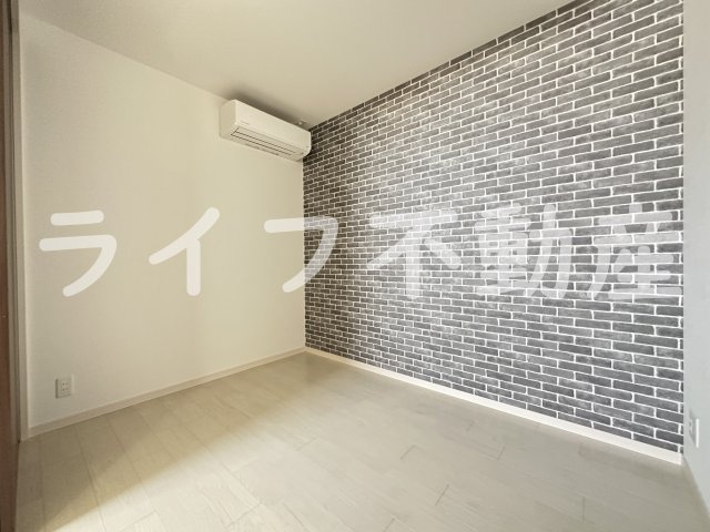 メゾンルシーヌ源氏ケ丘の洋室|落ち着いた色調の洋室です