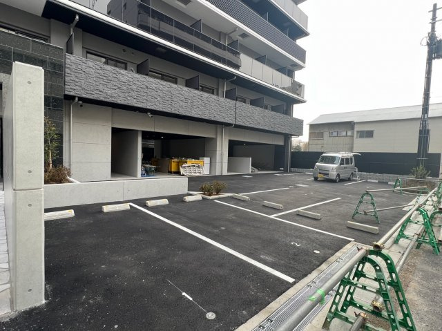 S-RESIDENCE難波大国町Unoの駐車場