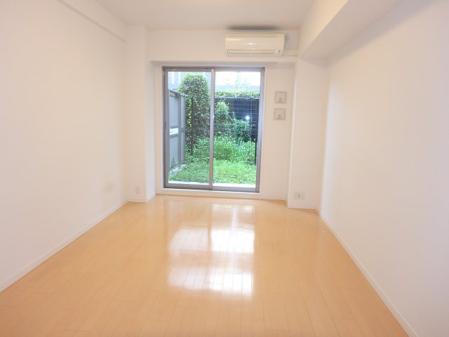 レジディア武蔵小杉の居間・リビング|別部屋参考写真です