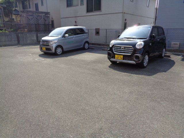 セラ天の峯Ａの駐車場