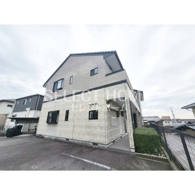 【駐車場】 | ラ・メゾン・クーヴェール | 車をお持ちの方に嬉しい駐車場付きの物件です