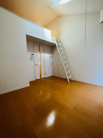 仲介手数料0！！エバンフォートの居間・リビング