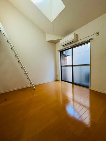 仲介手数料0！！エバンフォートの居間・リビング