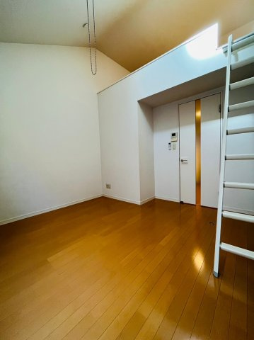 仲介手数料0！！エバンフォートの居間・リビング