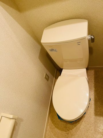 仲介手数料0！！エバンフォートのトイレ