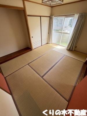 【内装】 | 東門５丁目　貸家 | 明るい色調の室内です