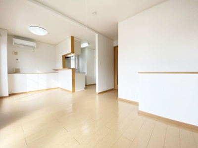 【居間・リビング】 | プロッシモ・ジョイ　Ⅰ | ※同物件、別のお部屋の写真です。