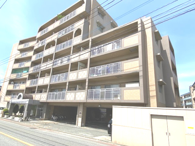 エバーライフ箱崎第6の外観|総戸数38戸、RC造陸屋根8階建！オートロック有、ペット可！
