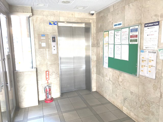エバーライフ箱崎第6のその他共用部分|9人乗りのエレベーターが1台あります！