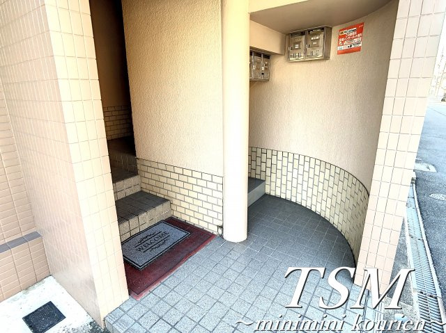 三木ハイツのエントランス