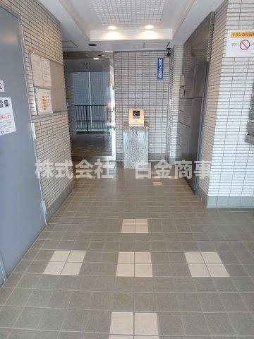 ネオ・アーバン若葉のエントランス