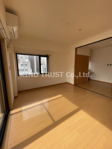 天満泉マンションの居間・リビング|ゆったりとしたリビングです