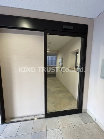 天満泉マンションのエントランス|建物の内部です