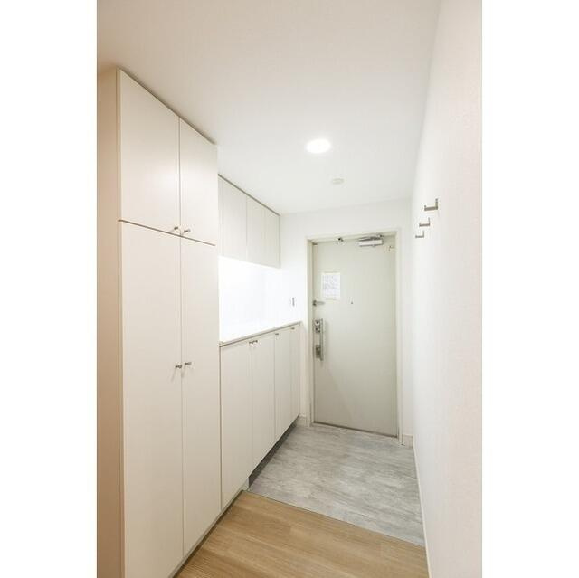 コンフォリア鷺沼三丁目の玄関