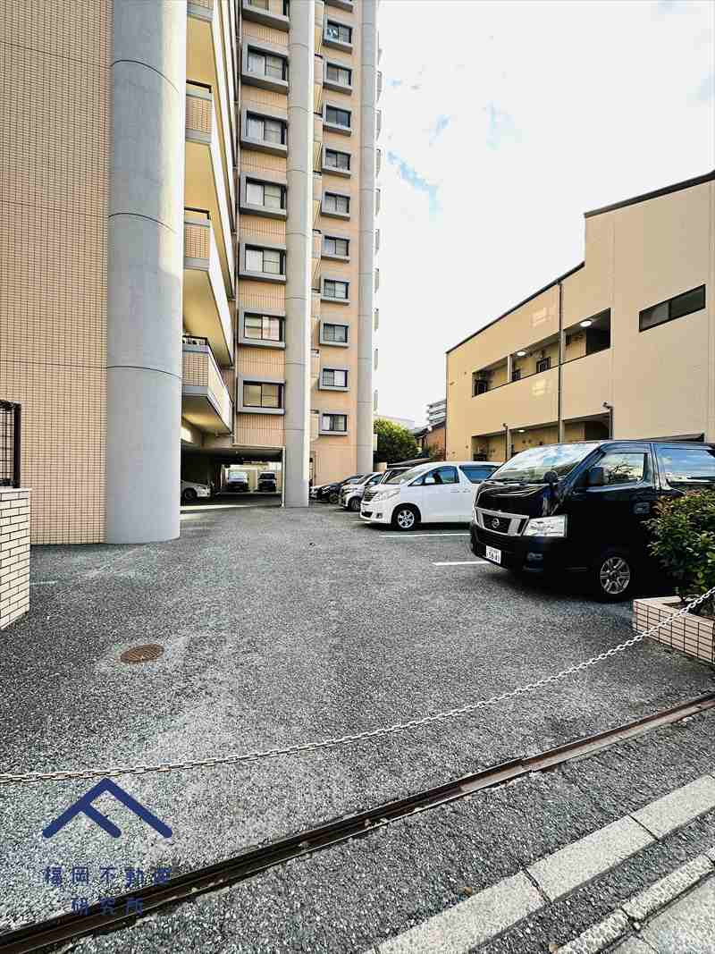 エスポワール吉塚の駐車場
