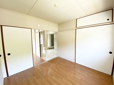 【洋室】 | ヴィラナリー由良1 | ※同物件、別のお部屋の写真です。